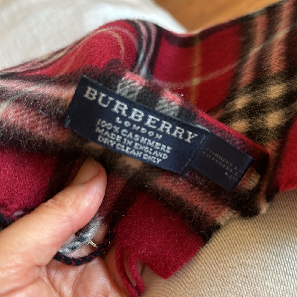 Burberry 100%Cashmere Scarf - Picture 4 of 5